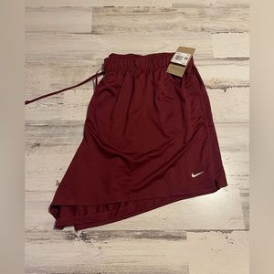 NIKE PLUS SIZE WOMENS SHORTS MAROON DEEP RED 2X LOGO EXERCISE GENERAL WEAR